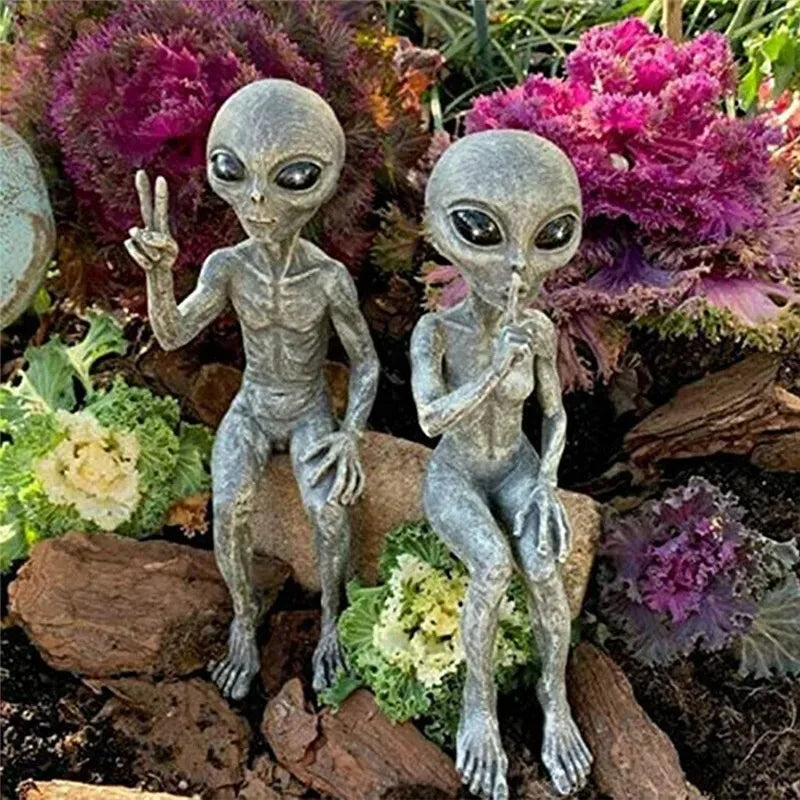 Statue Alien "chut - silence " et "hey - salut"