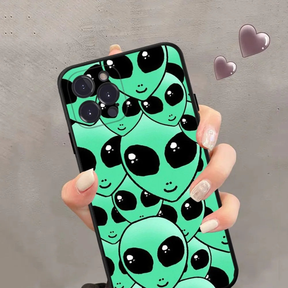 Coque d'iPhone Alien Multiples Têtes d'Extraterrestres iPhone 15pro max